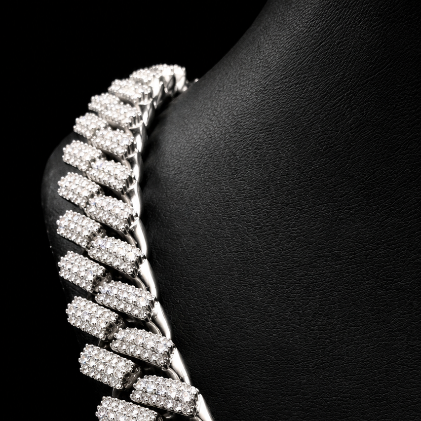 INVERSE SET CUBAN LINK 18MM (Moissanite)